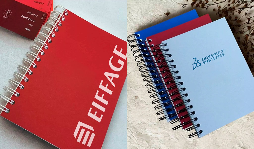Carnets personnalisés avec logos Kraft D. pour une communication durable.