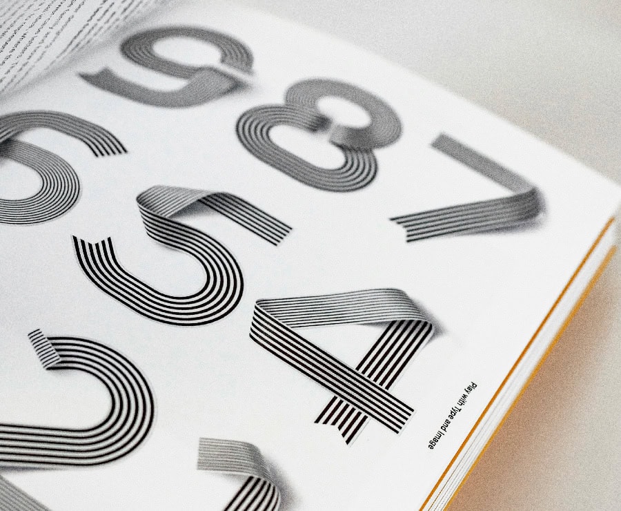 Numéros de calendrier en typographie moderne sur fond blanc.